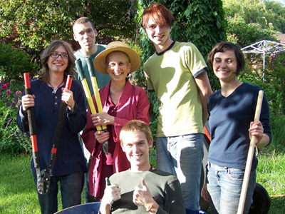 Venerable Chodron with retreatants from Youth Week 2006.