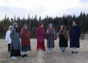 gallery-monastic-life-sravasti-abbey-visiting-nuns-2