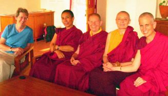 gallery-monastic-life-ven-chodron-dolma-ling-2005