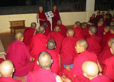 gallery-monastic-life-ven-chodron-jangchub-choeling-nunnery-2003-2