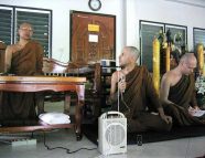 gallery-monastic-life-ven-chodron-wat-marp-jan-2005