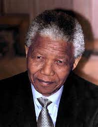 Nelson Mandela de terno